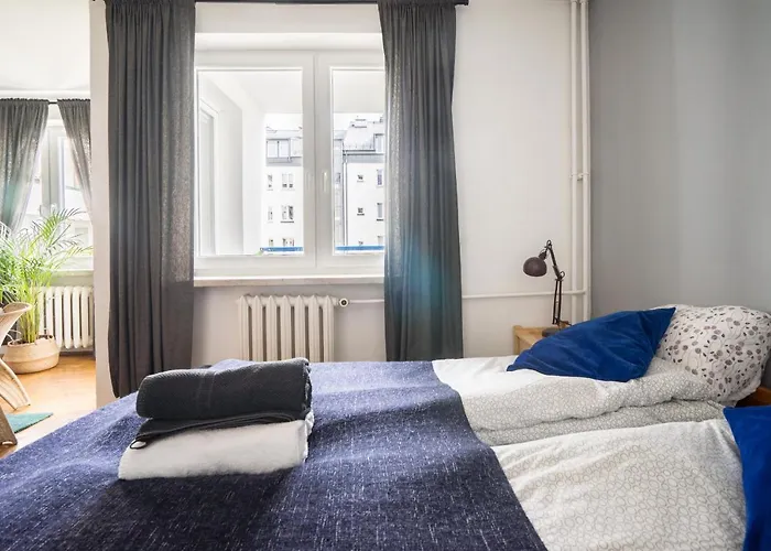 Oomph Warsaw Central 3-Bedroom Flat