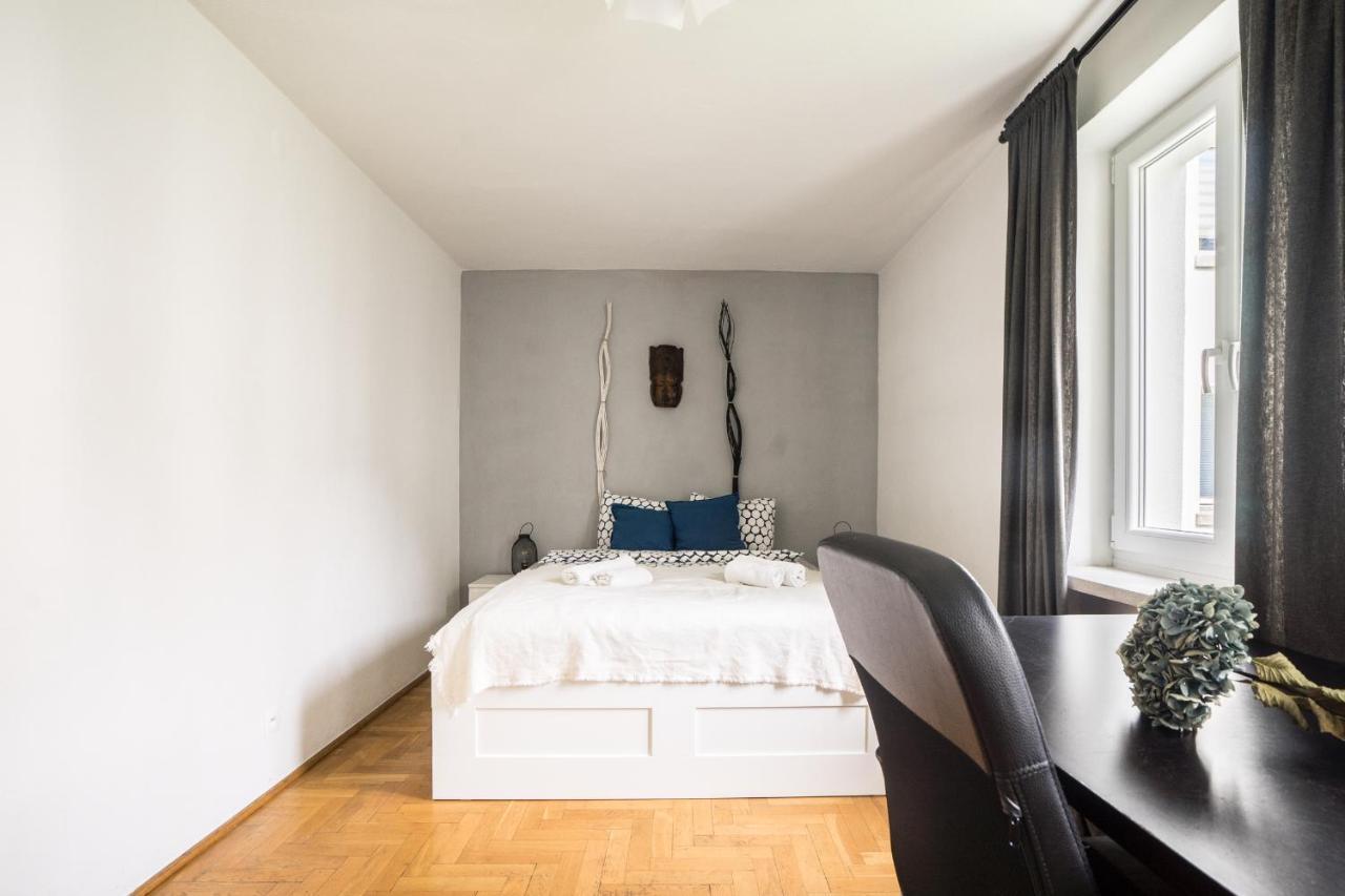 Oomph 3-bedroom Flat Varsovia